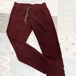 Figs burgundy Livingston Large Tall Scrub pants